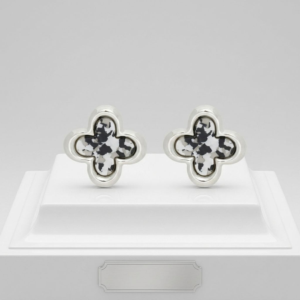 Stud Quatrefoil Gray Tortoiseshell Silver Earrings
