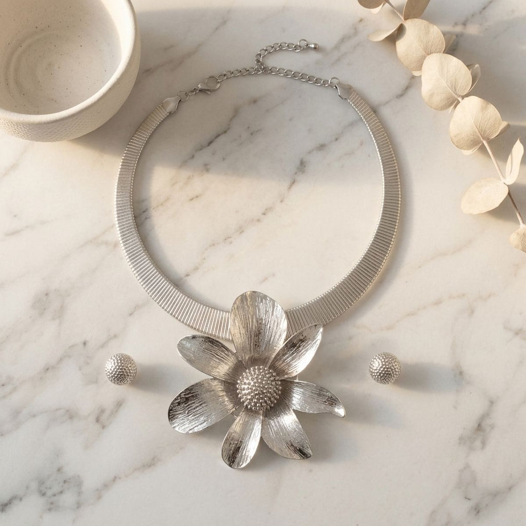 Pendant Silver Dimensional Flower Omega Necklace
